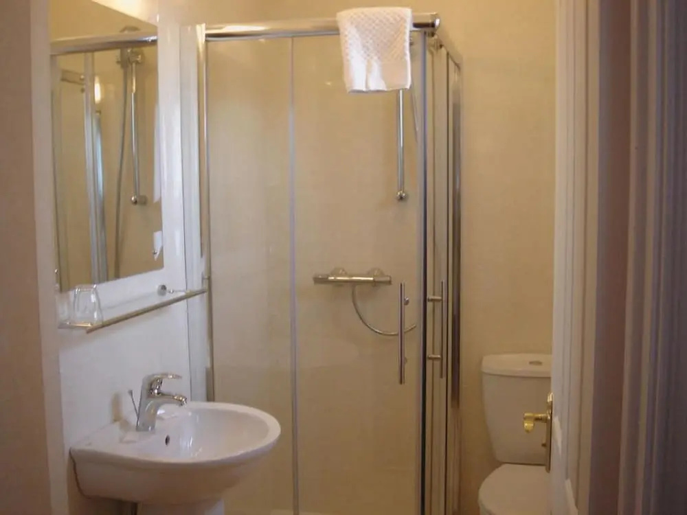 Photo - Phoenix Park Hotel