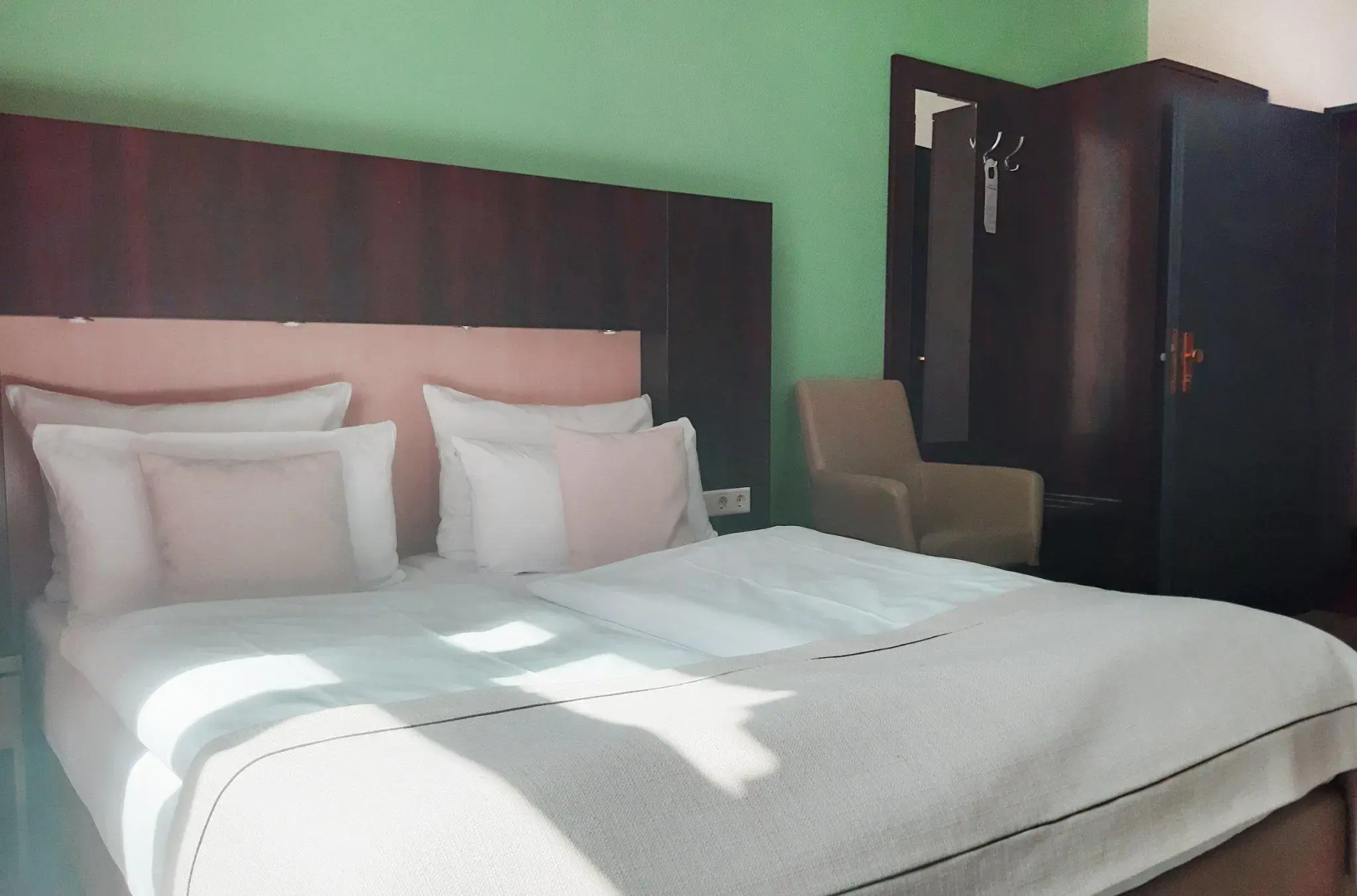 Photo - Garner Hotel Hamburg - Graf Moltke by IHG