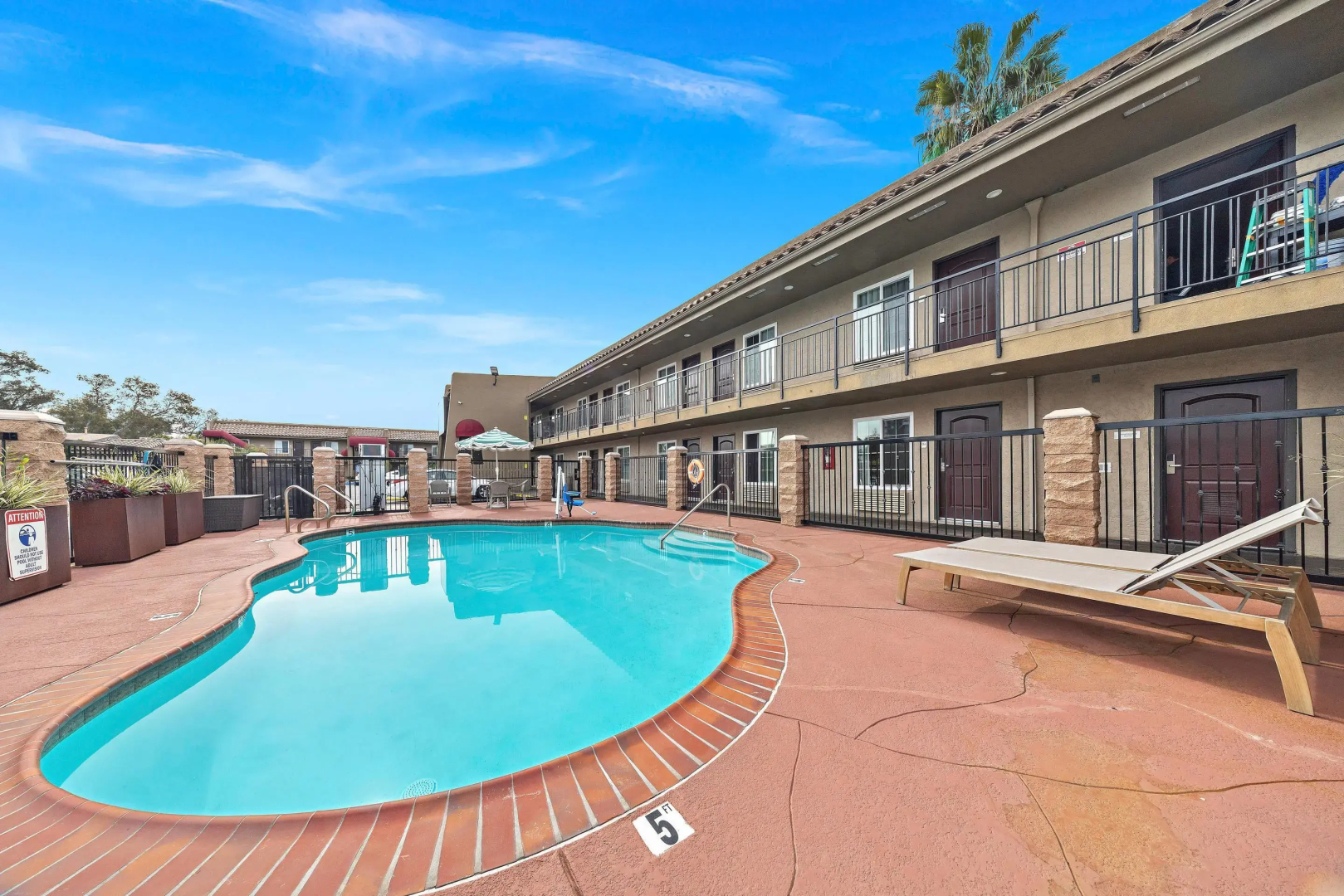 Photo - Econo Lodge Inn & Suites Escondido Downtown