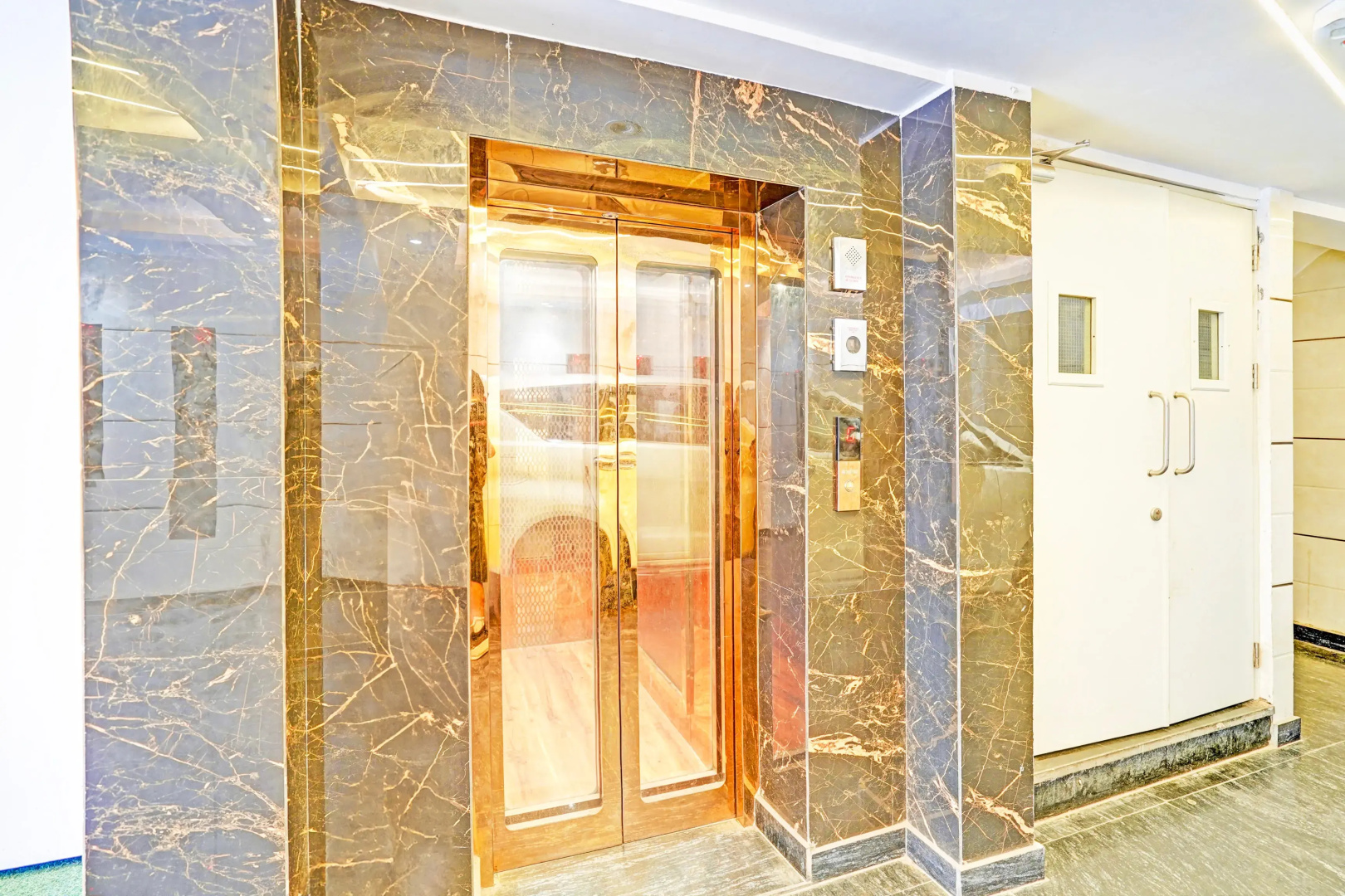 Photo - Hotel Luxury inn