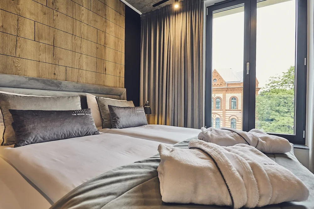 Photo - The Bridge Suites Hotel