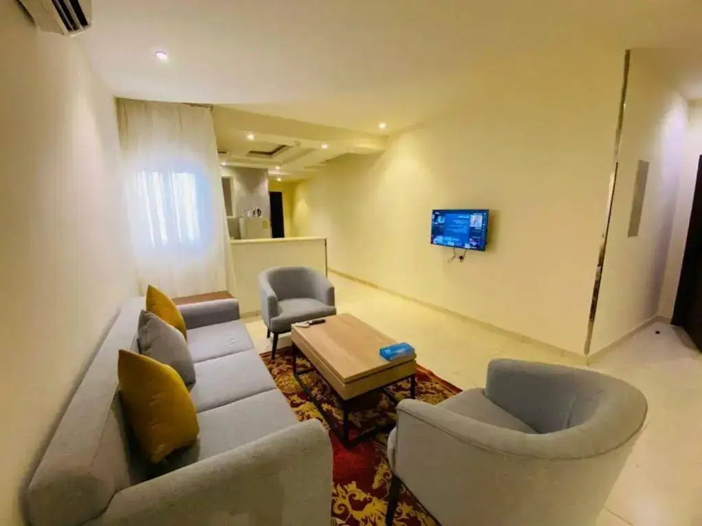 Photo - Towlan Khurais