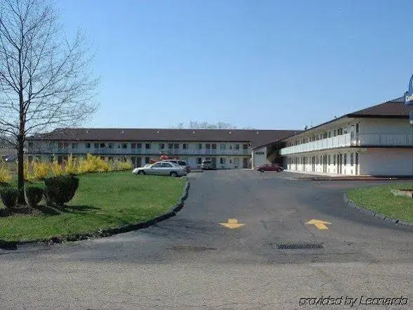 Photo - Hilltop Inn