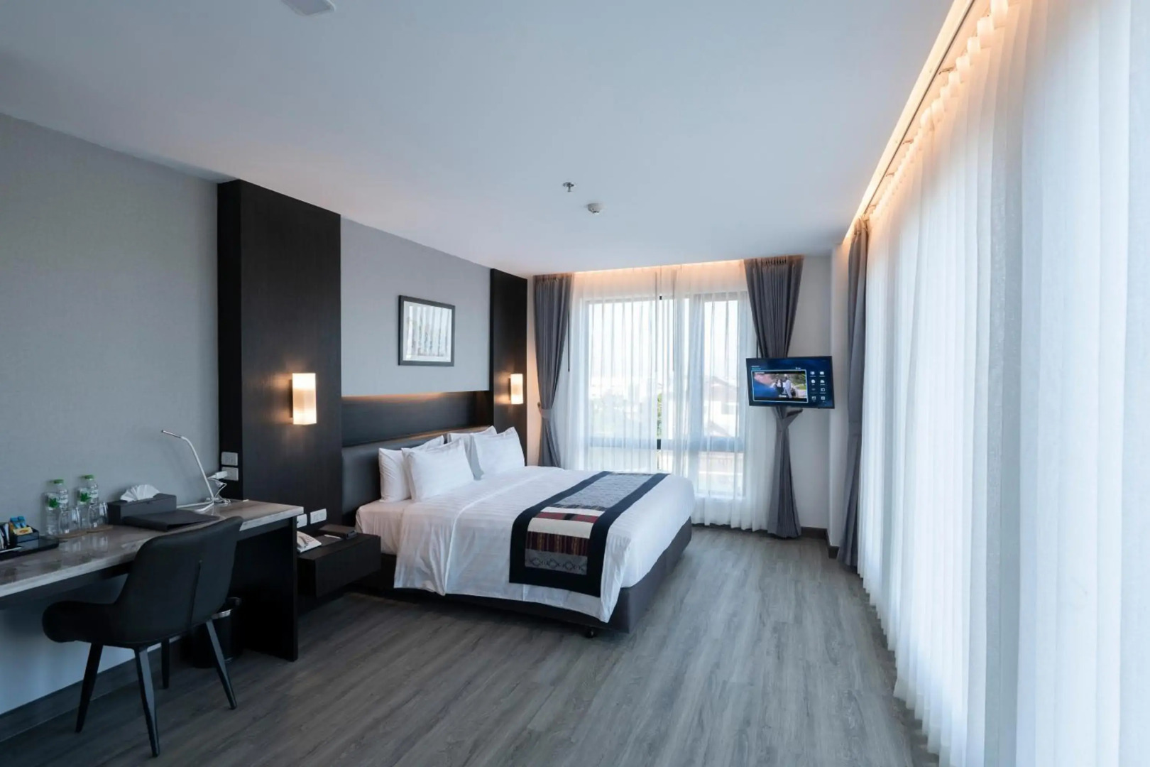 Photo - SureStay Hotel by Best Western Vientiane