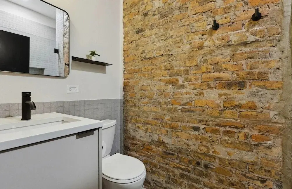Photo - Logan Square SRO Hotel