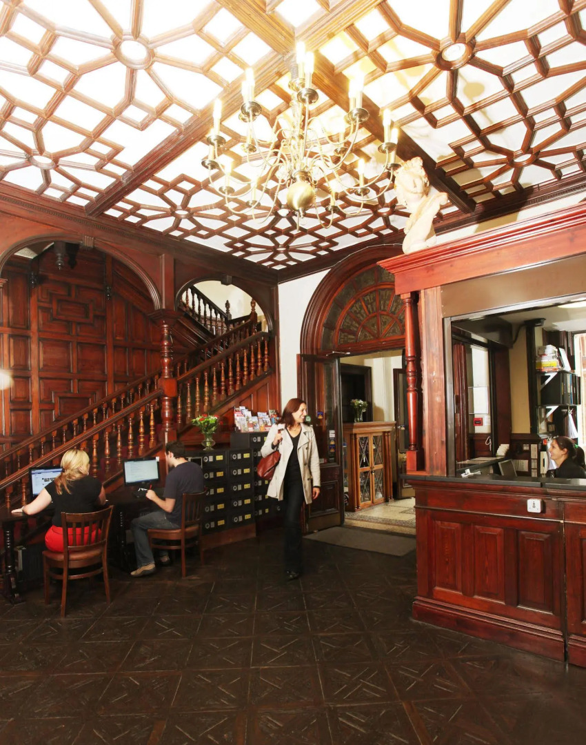 Photo - Palmers Lodge Swiss Cottage