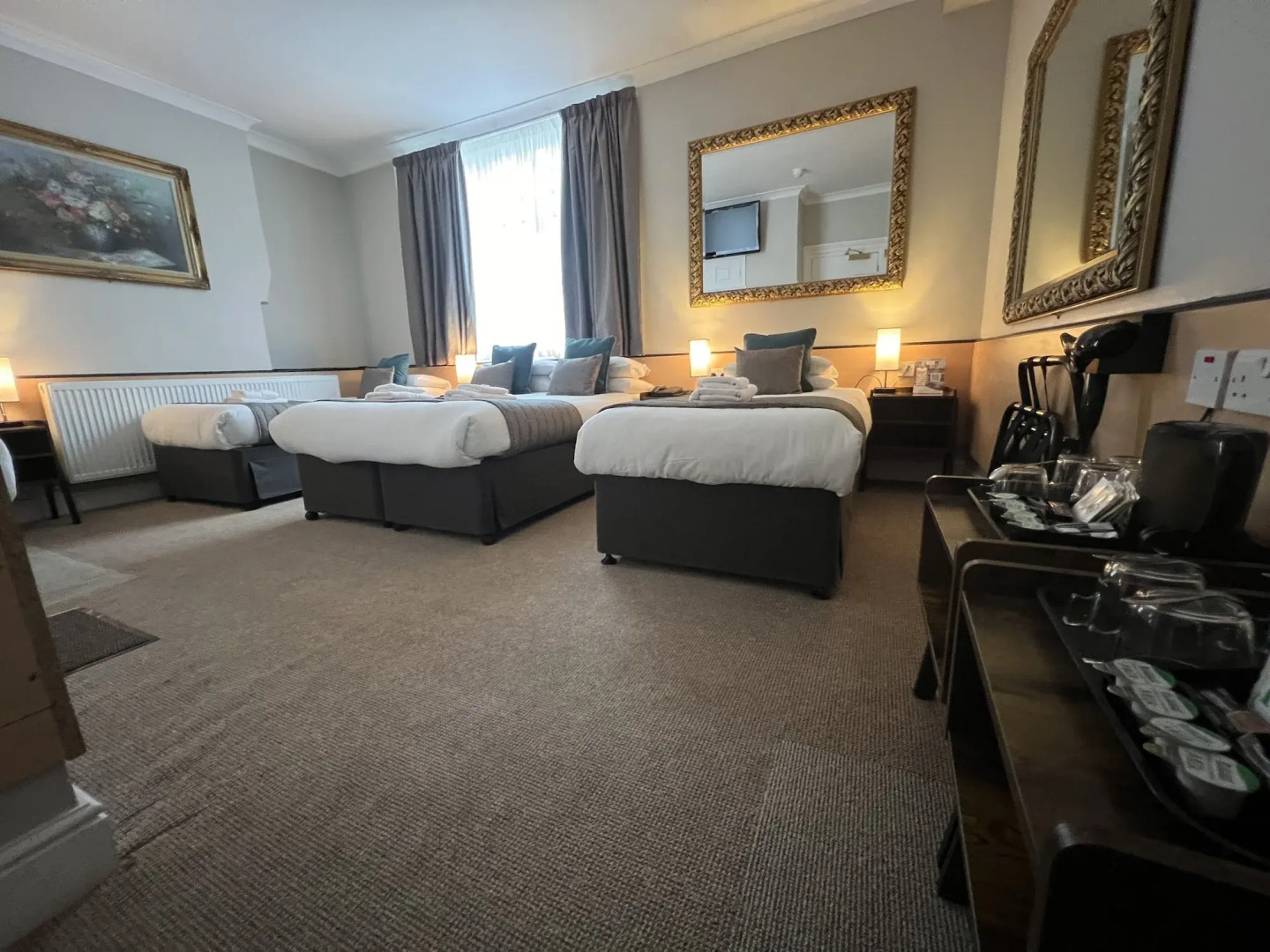 Photo - Tudor Court Hotel