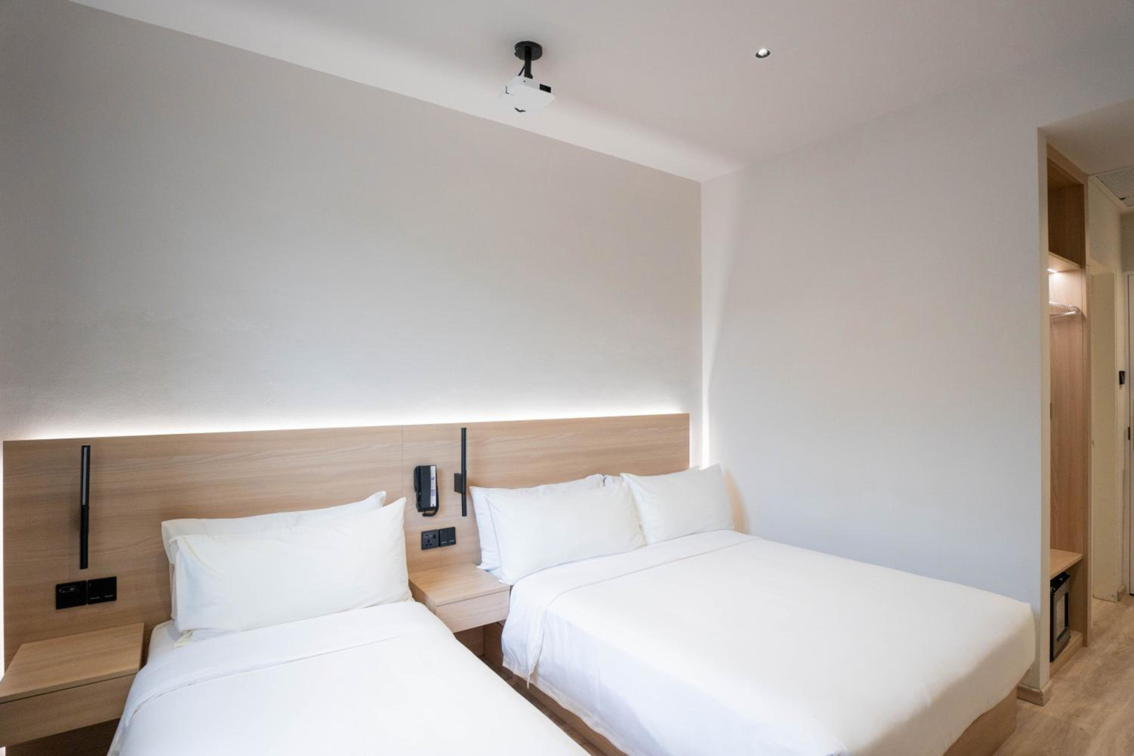 Photo - Rest Bugis Hotel
