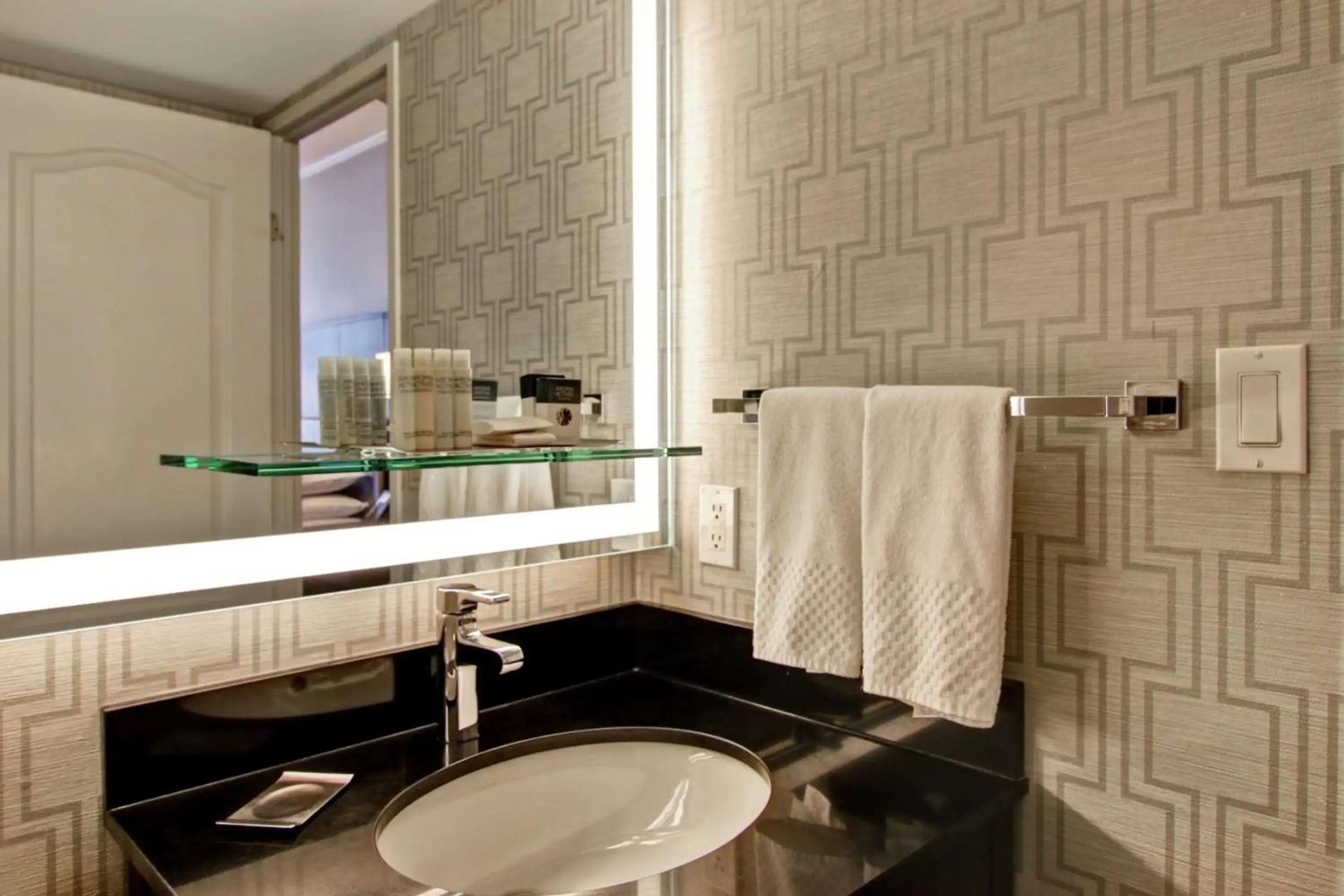 Foto - Monte Carlo Inn Markham