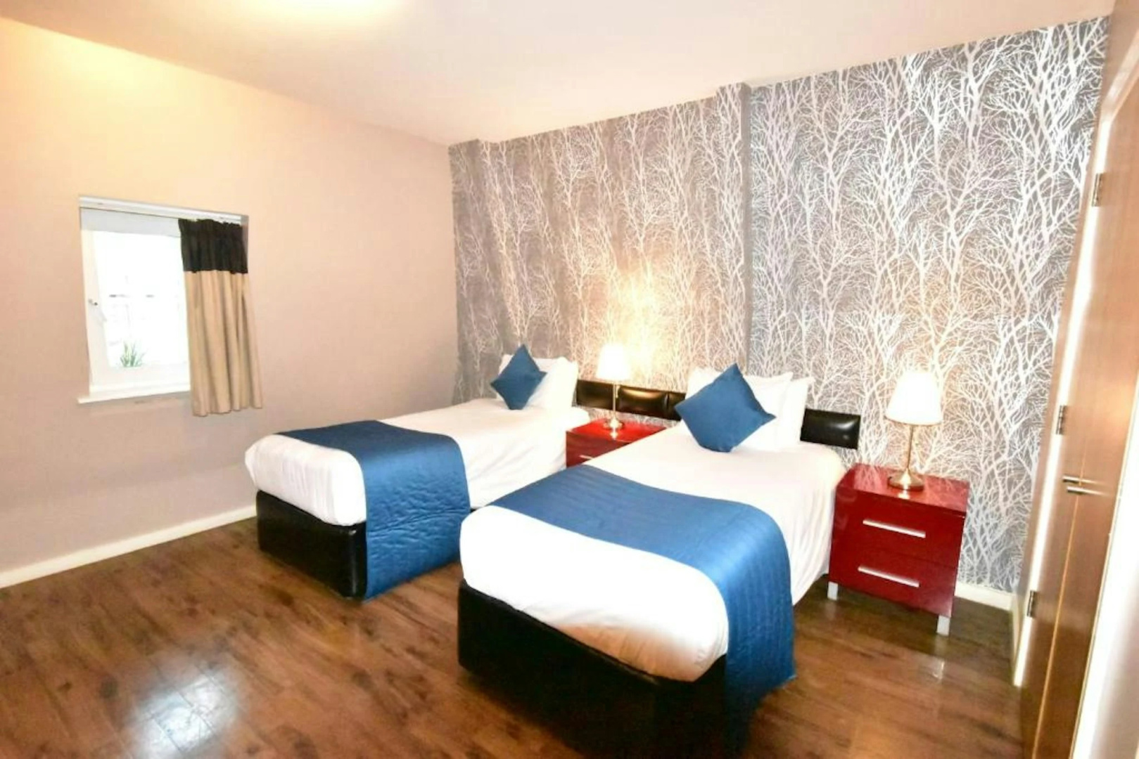 Foto - Royal Hotel Cardiff by Belvilla