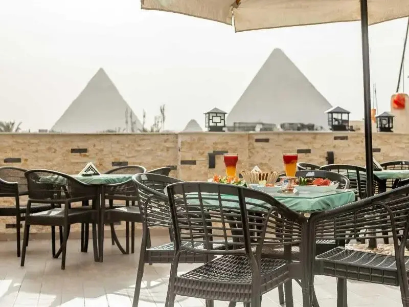 Foto - Night Pyramids Inn