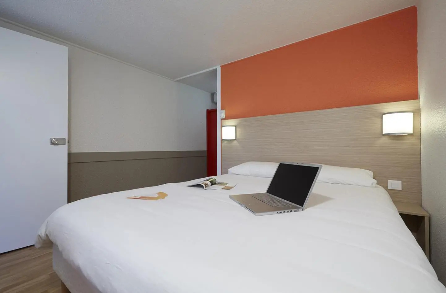 Photo - Premiere Classe Poitiers Futuroscope - Chasseneuil