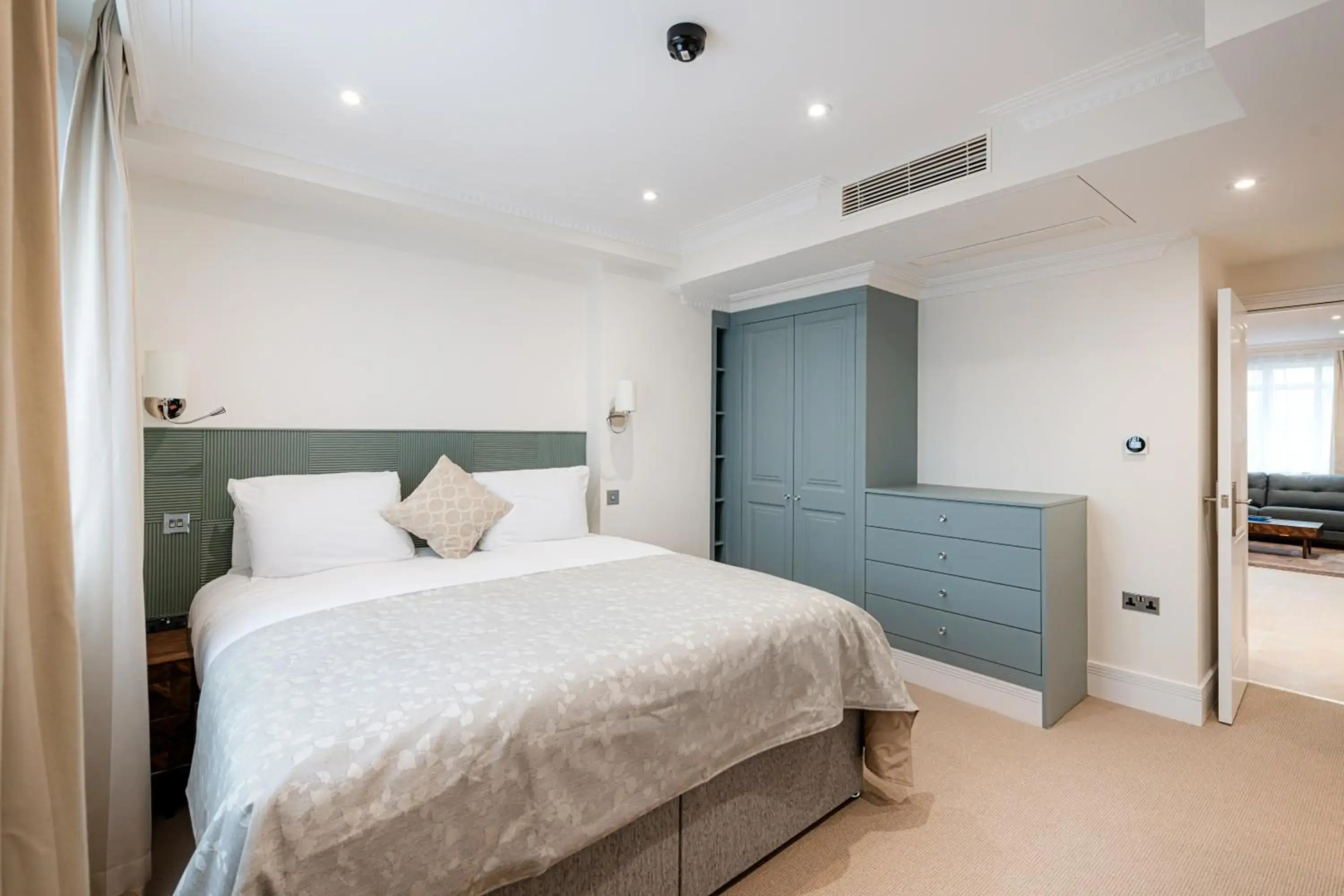 Photo - Fountain House Apartments - Hyde Park, London