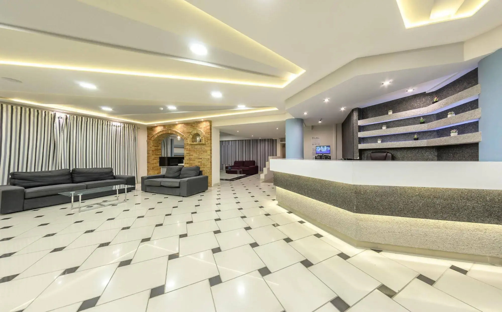 Photo - Karras Hotel