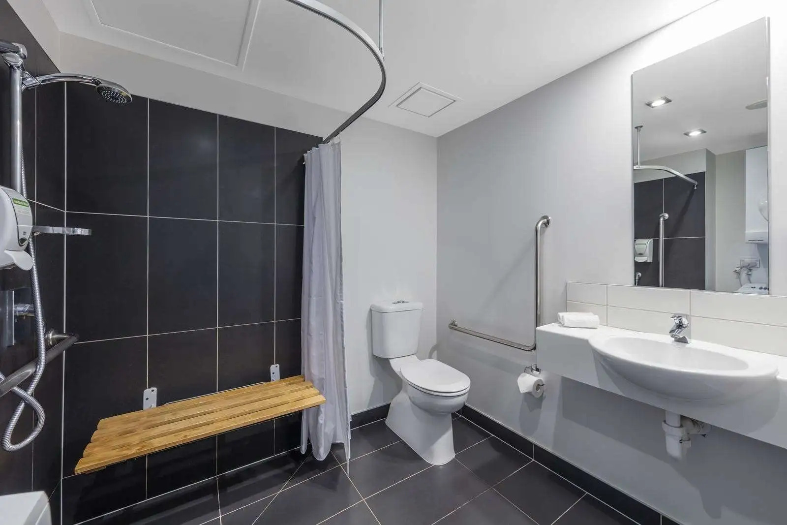 Photo - Oaks Auckland Hotel