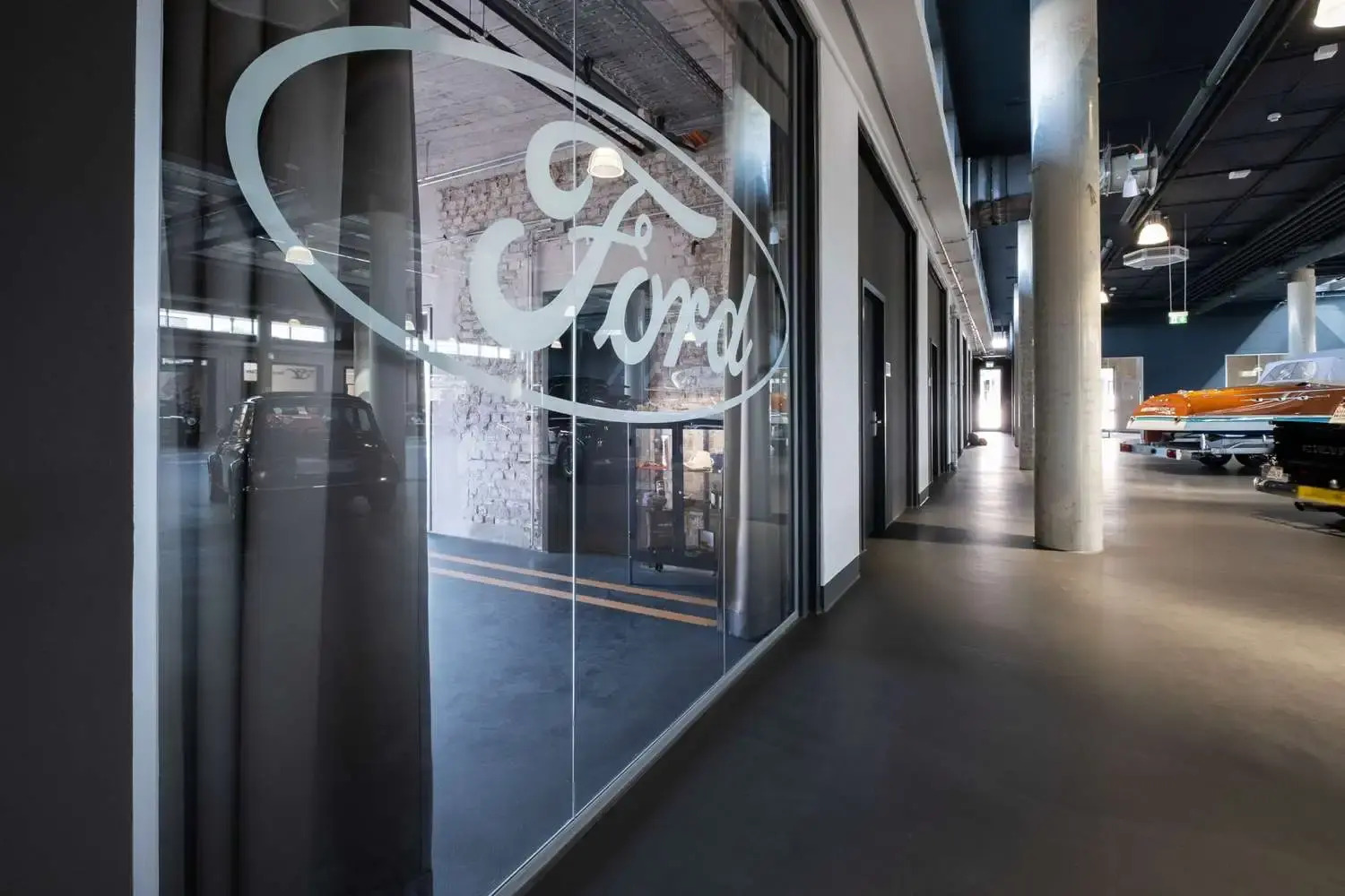 Foto - V8 Hotel Köln at MOTORWORLD