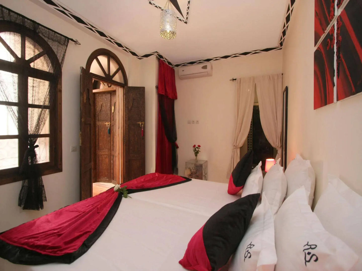 Foto - Riad De La Semaine