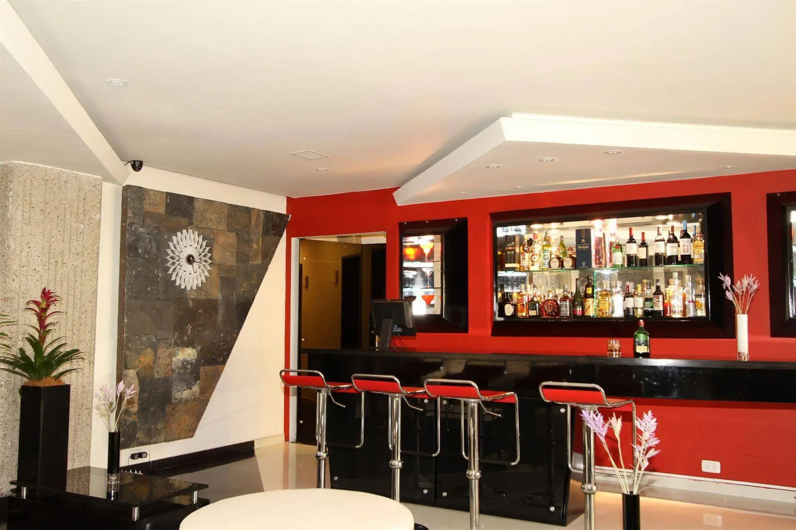Photo - Hotel Suites 108