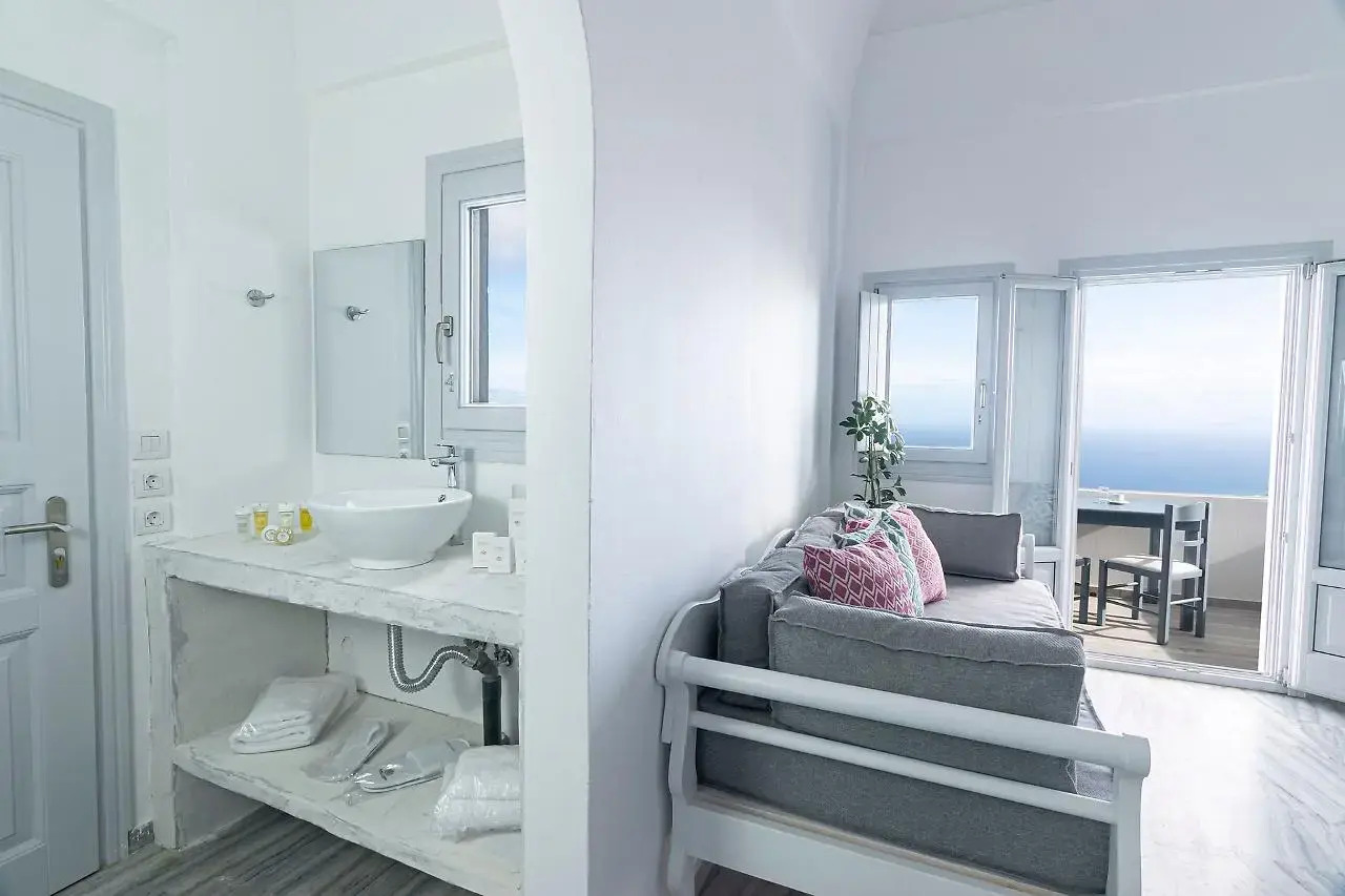 Photo - Phaos Santorini Suites