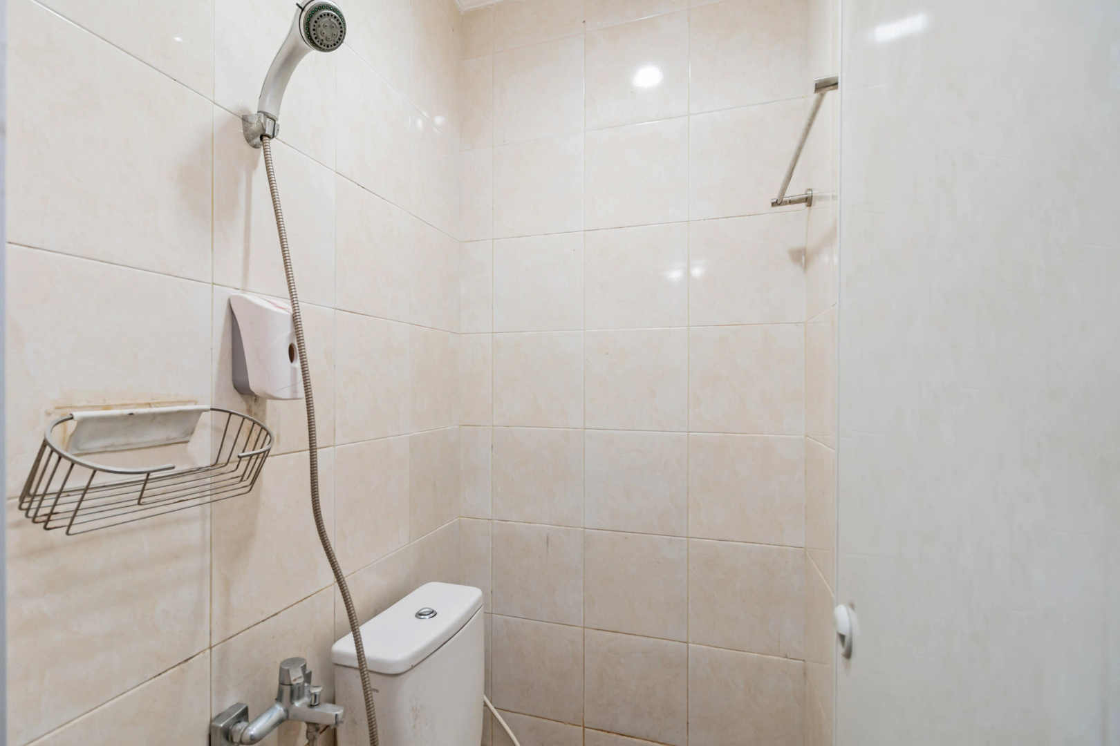 Foto - Urbanview Hotel Minongga Pondok Labu by RedDoorz