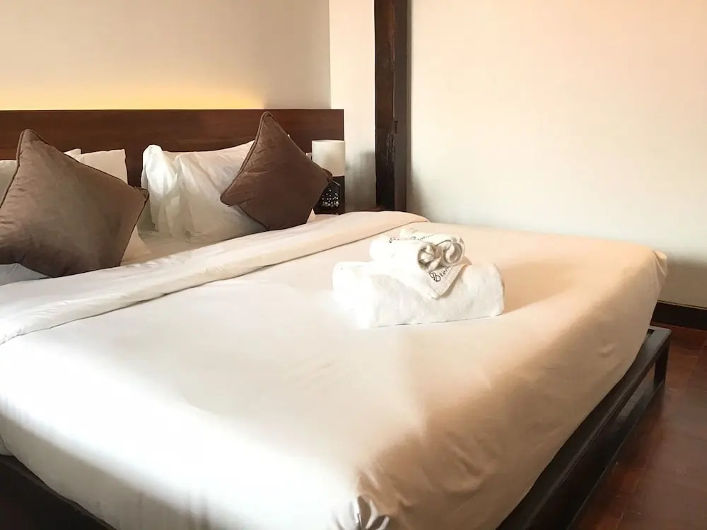 Photo - The Eight Ratvithi House