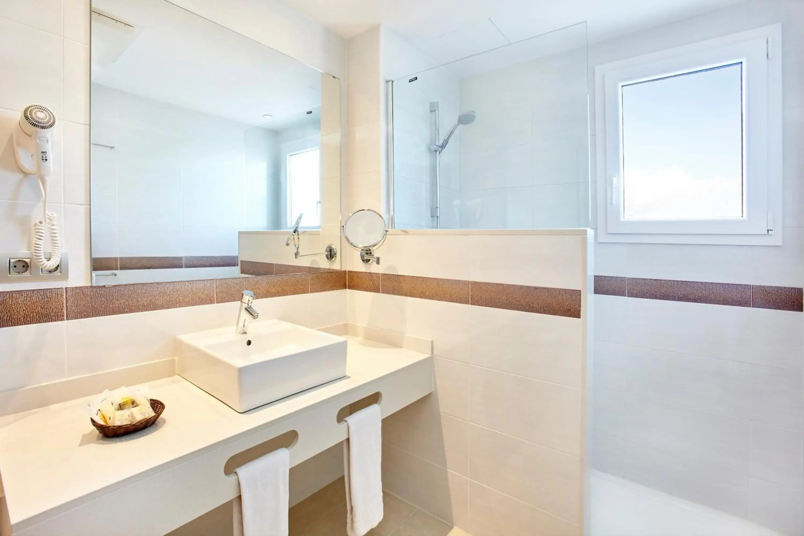 Photo - Universal Hotel Marqués