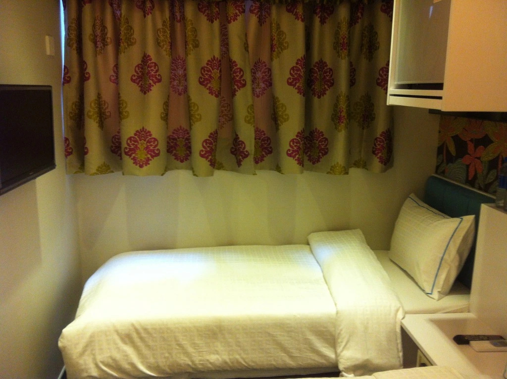 Photo - Seasons Hotel