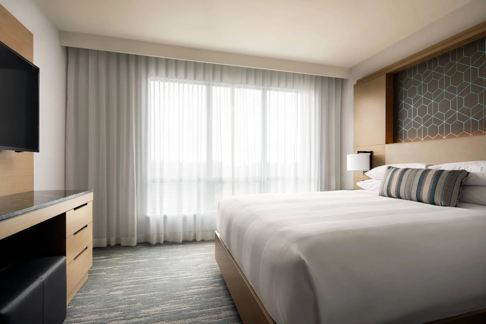 Photo - Vancouver Airport Marriott Hotel