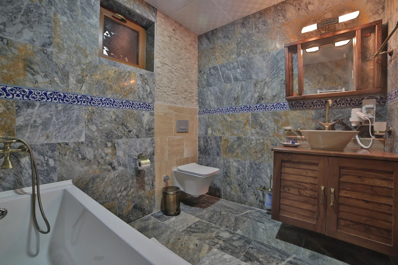 Foto - Caravanserai Inn Hotel