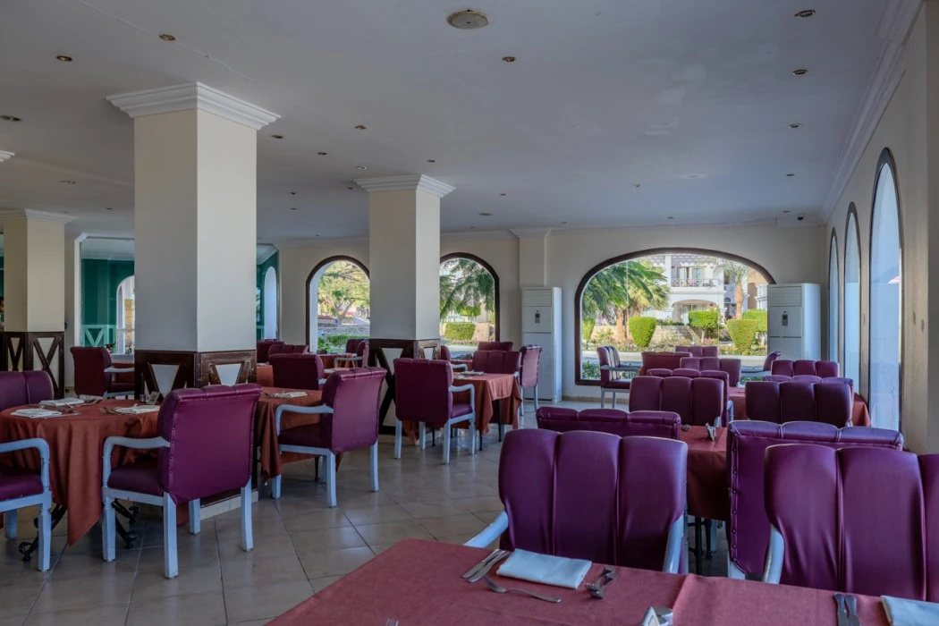 Photo - Continental Plaza Beach Resort