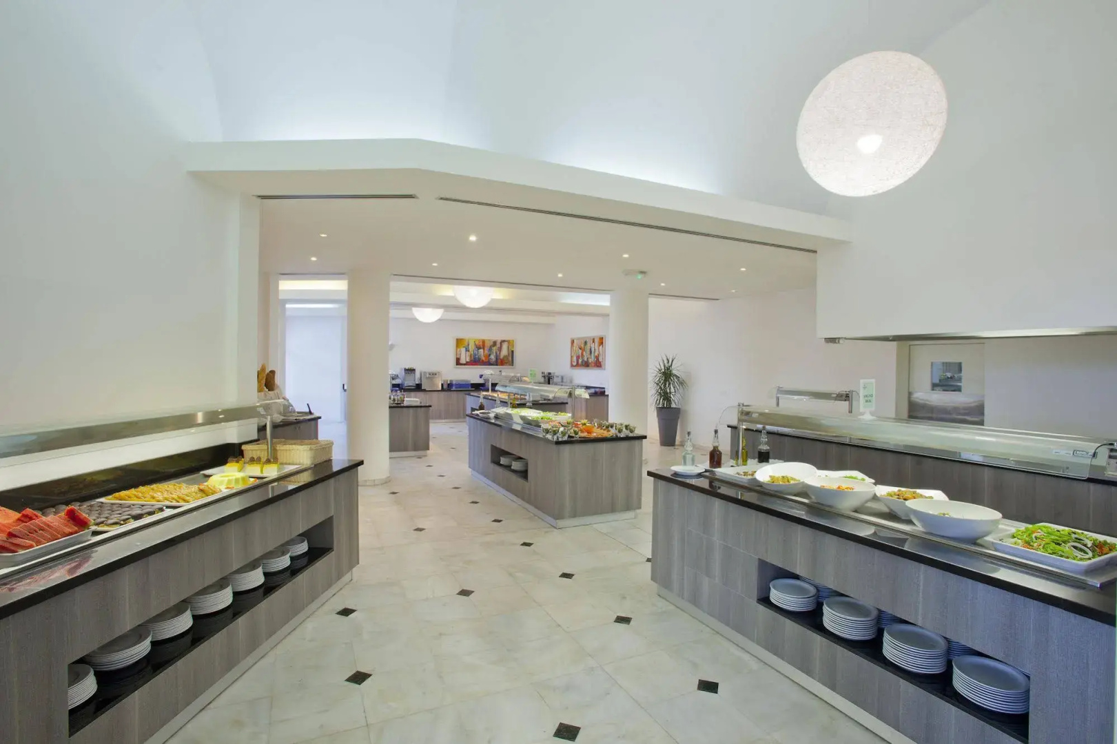 Photo - The Golden Coast Beach Hotel