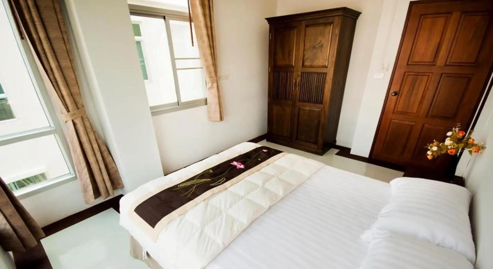 Photo - The Meet Green Apartment