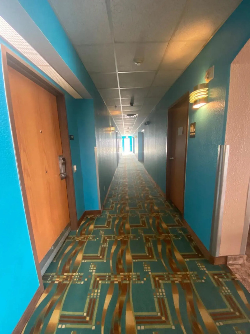 Foto - Tropicana Inn and Suites