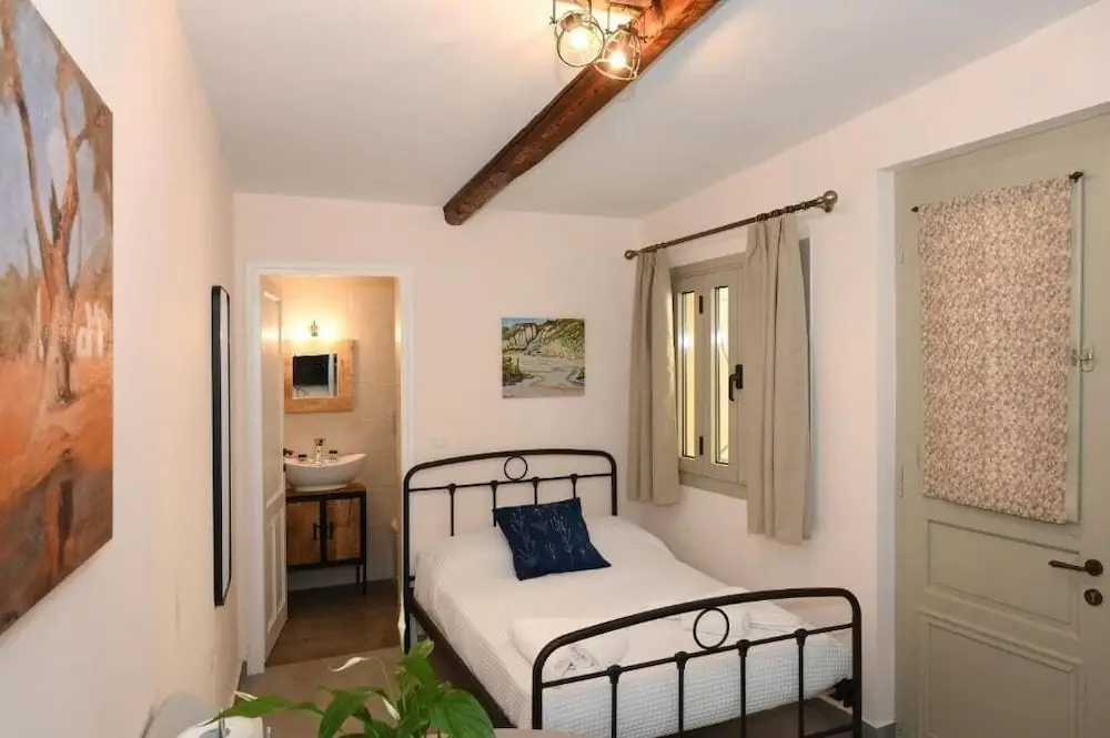 Elida Inn