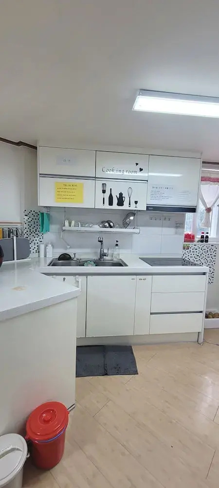 Foto - Sweet House Seoul, Line 2 & 5 - Direct to Hongdae Gangnam