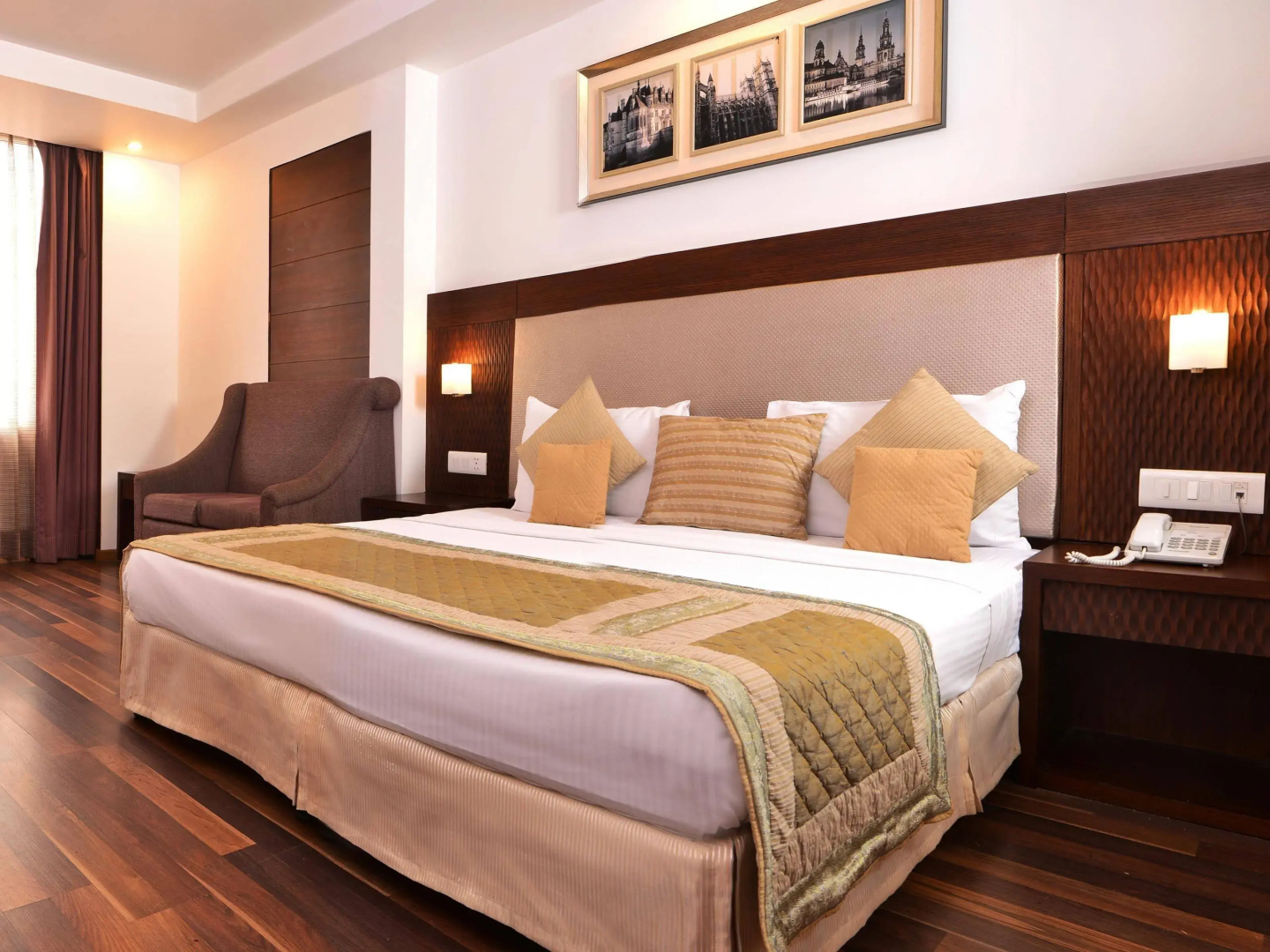 Photo - Hotel Le Roi Near New Delhi Railway Station