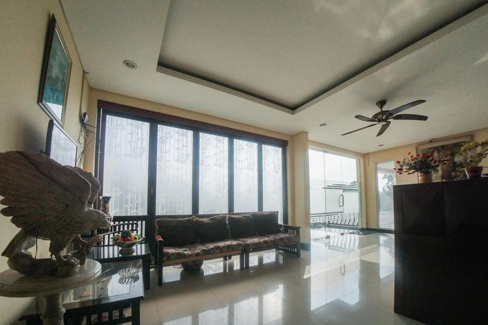 Foto - RedDoorz Plus near Green Pramuka Square Mall