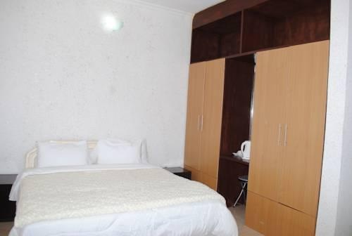Figlos Hotel And Suites