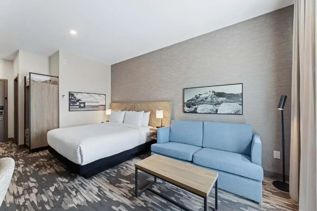 Photo - Sandman Signature Dallas Las Colinas Hotel & Suites