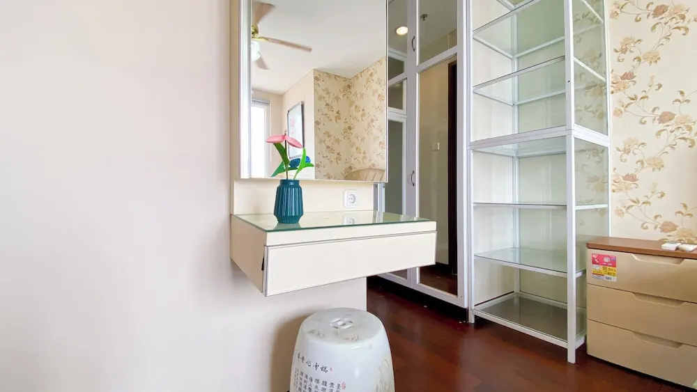 Modern Look 2Br At Lucky Tower Residence Apartment