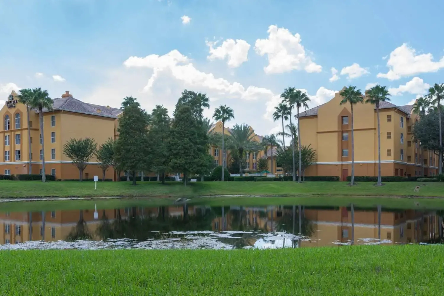 Photo - SureStay Plus by Best Western Orlando Lake Buena Vista