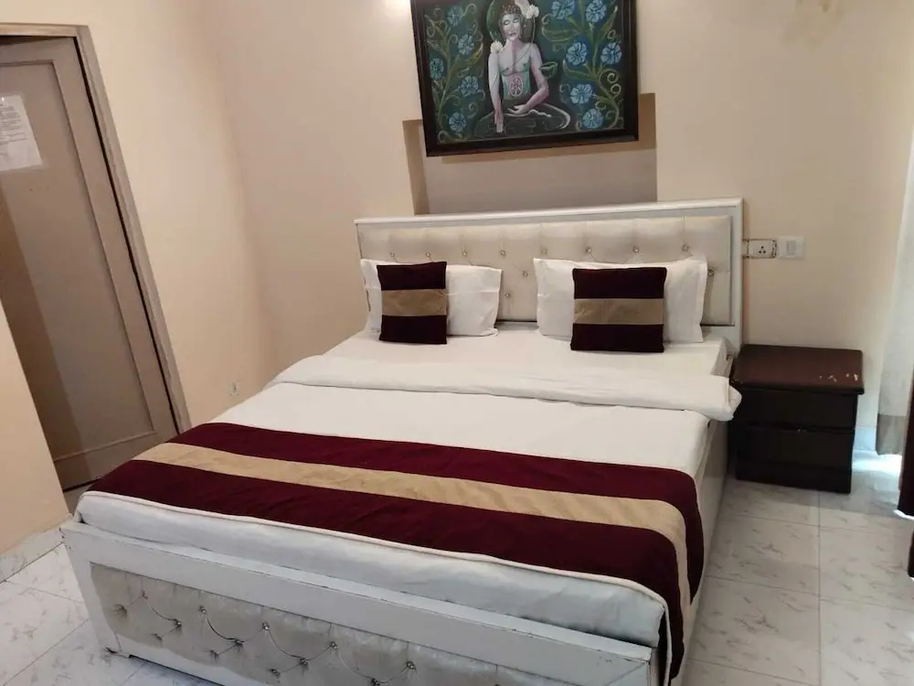 Room-boutique Guest Room in Heart of Ne