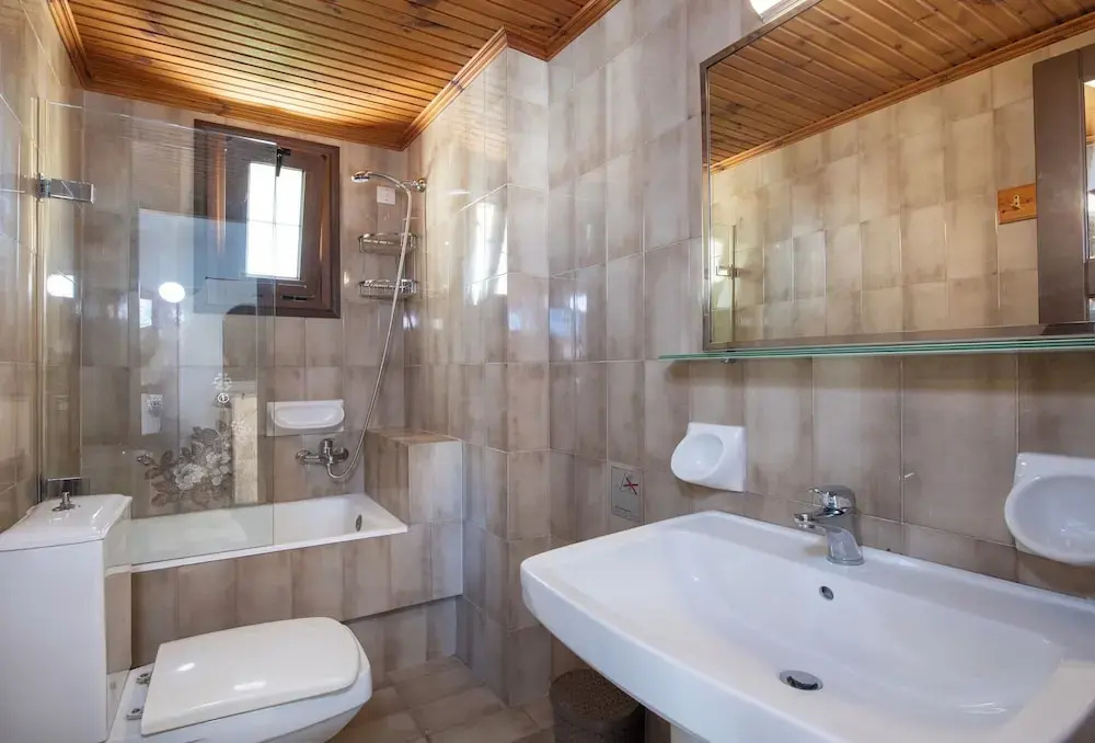 Photo - Castle Suites Hotel