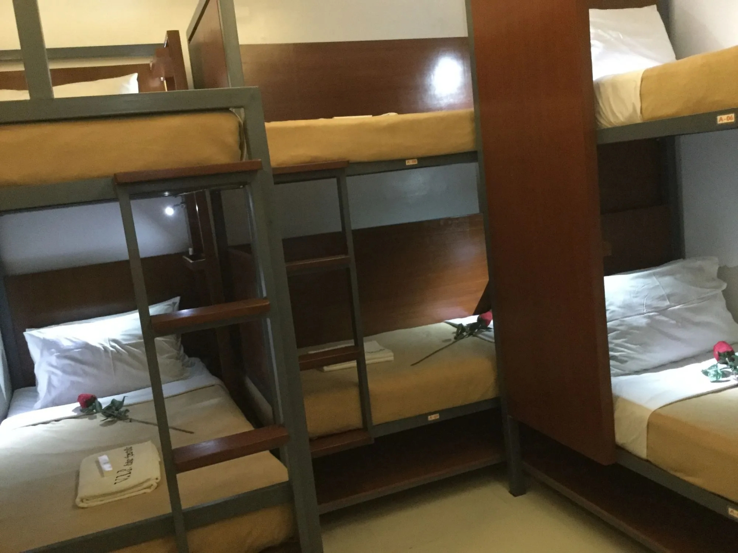 Foto - Townhouse OAK Makati Manila Near PNR Pasay Evangelista formerly VIP Suites