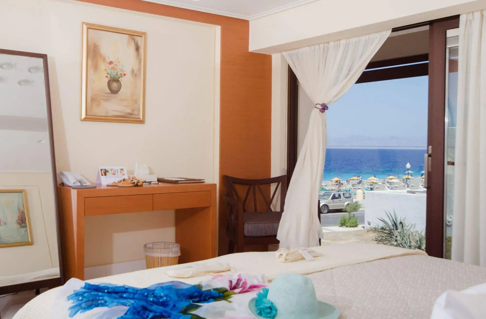 Photo - Bellevue On The Beach Suites