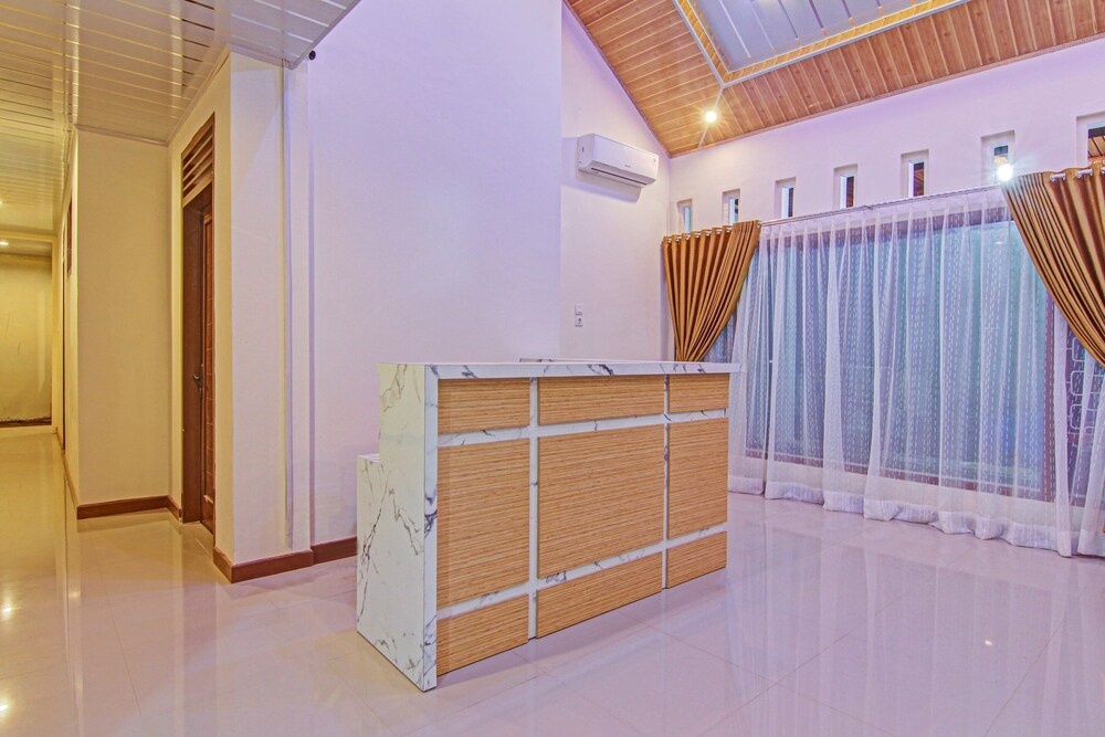 Capital O 90643 Suri Guest House Syariah