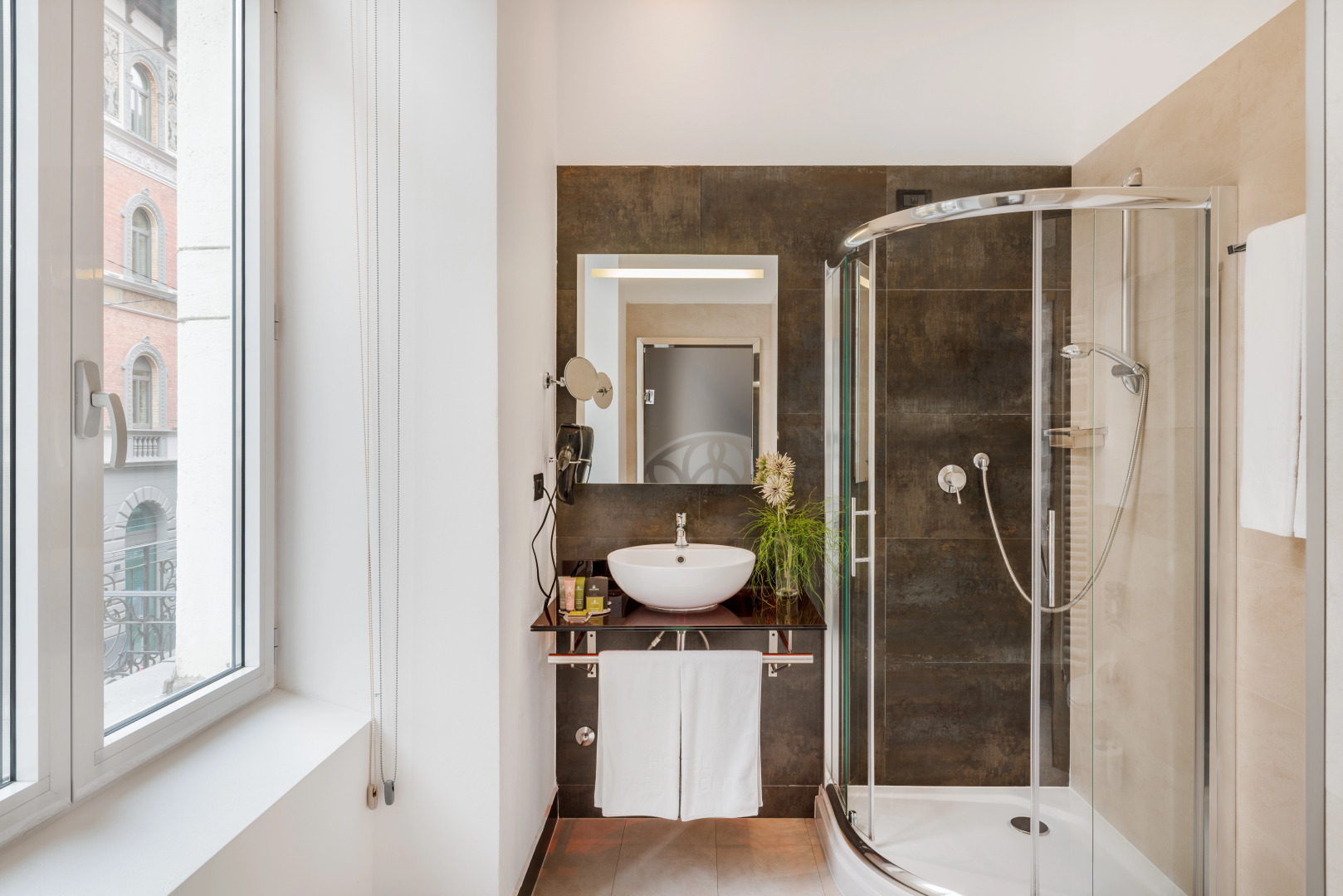 Foto - Ikonik Parlament