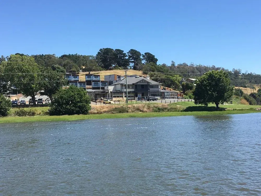 Photo - Rosevears Hotel