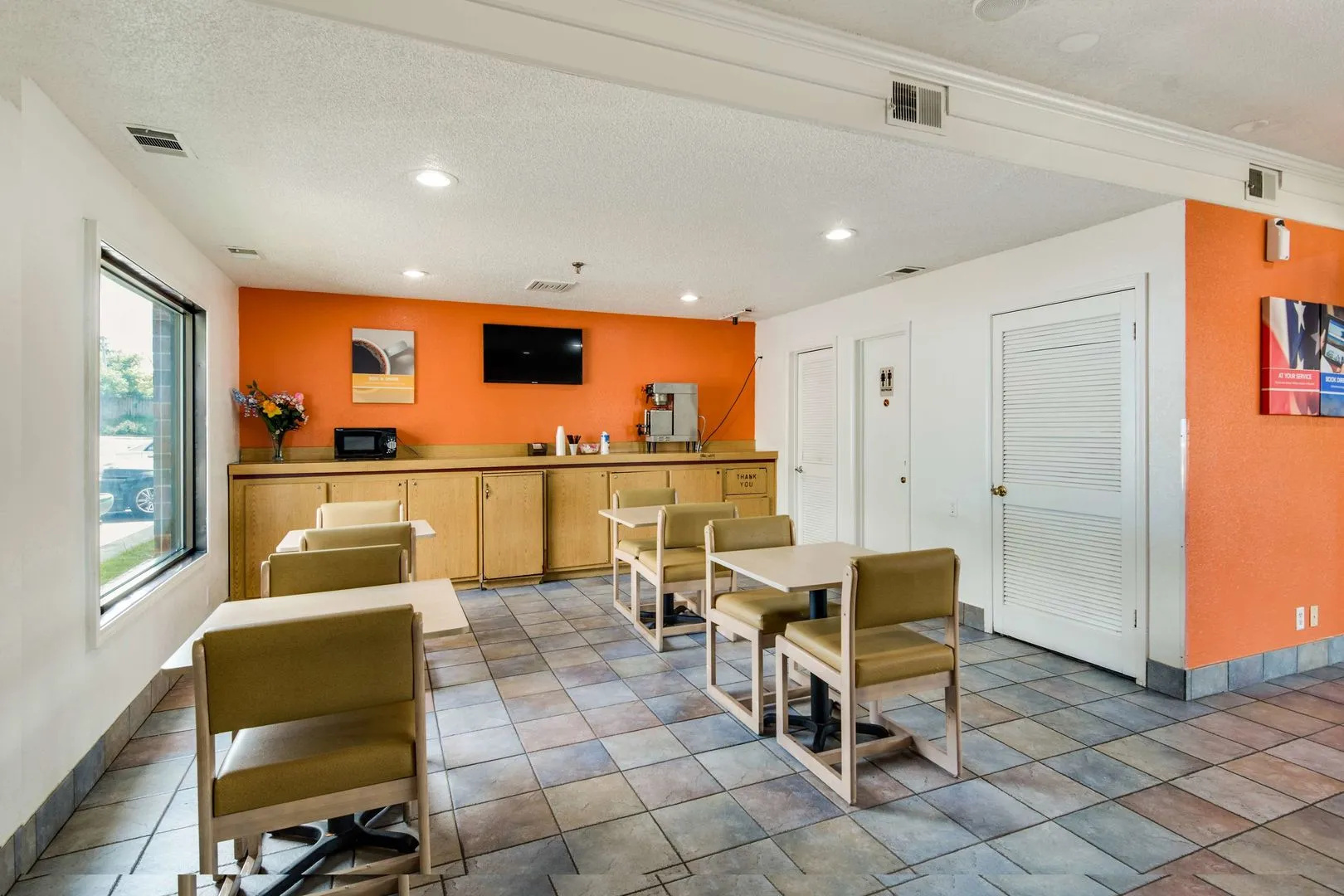 Photo - Motel 6-Waukegan, IL