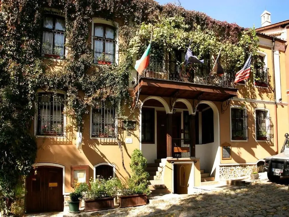 Photo - Old Legends Hotel